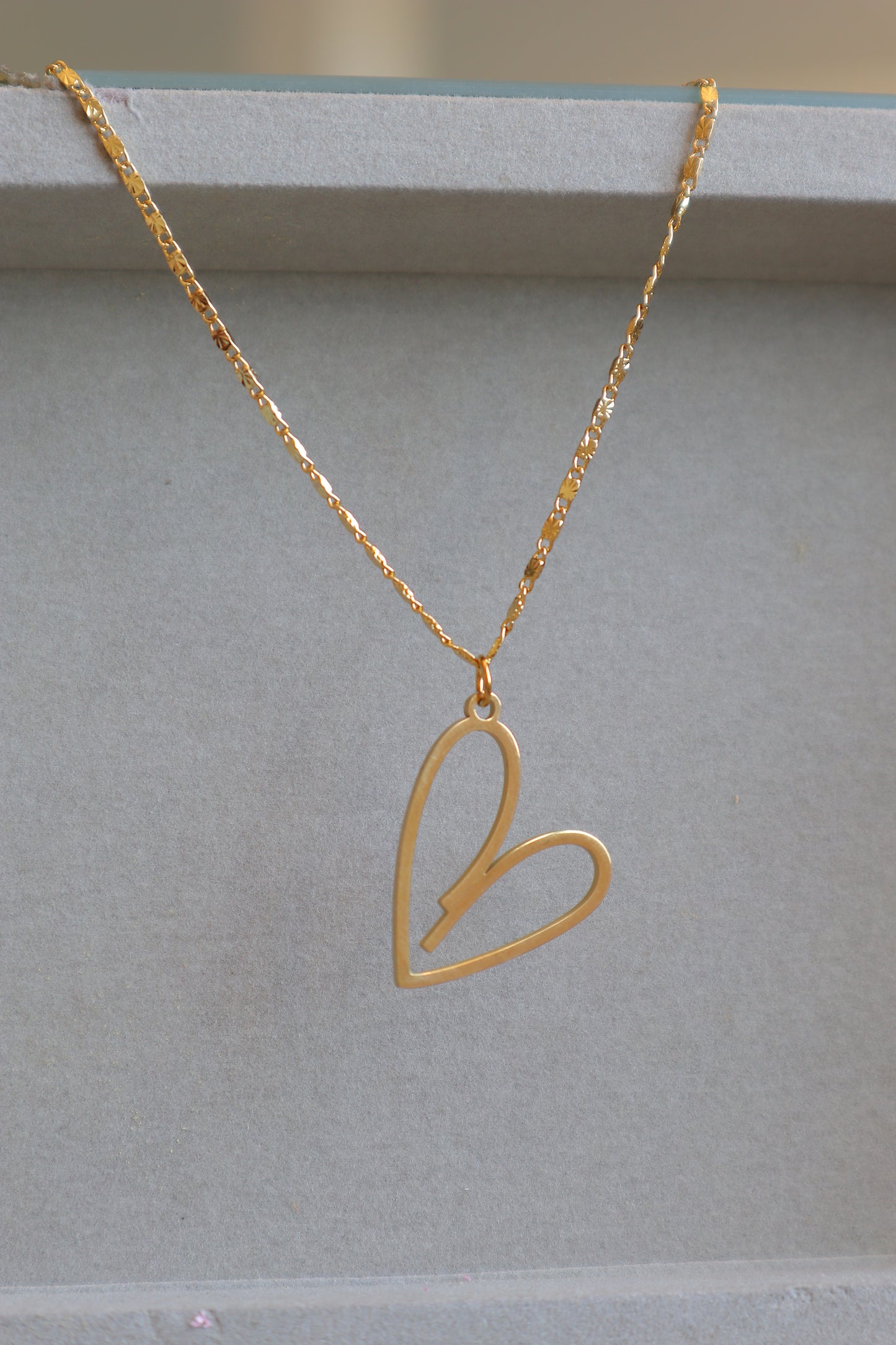 BIG HEART NECKLACE