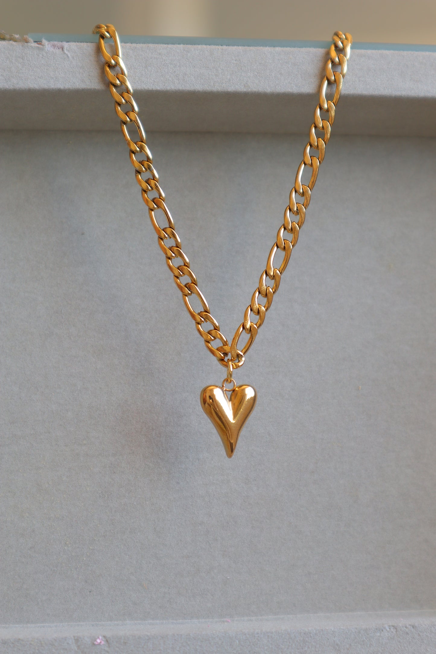 DROP HEART NECKLACE