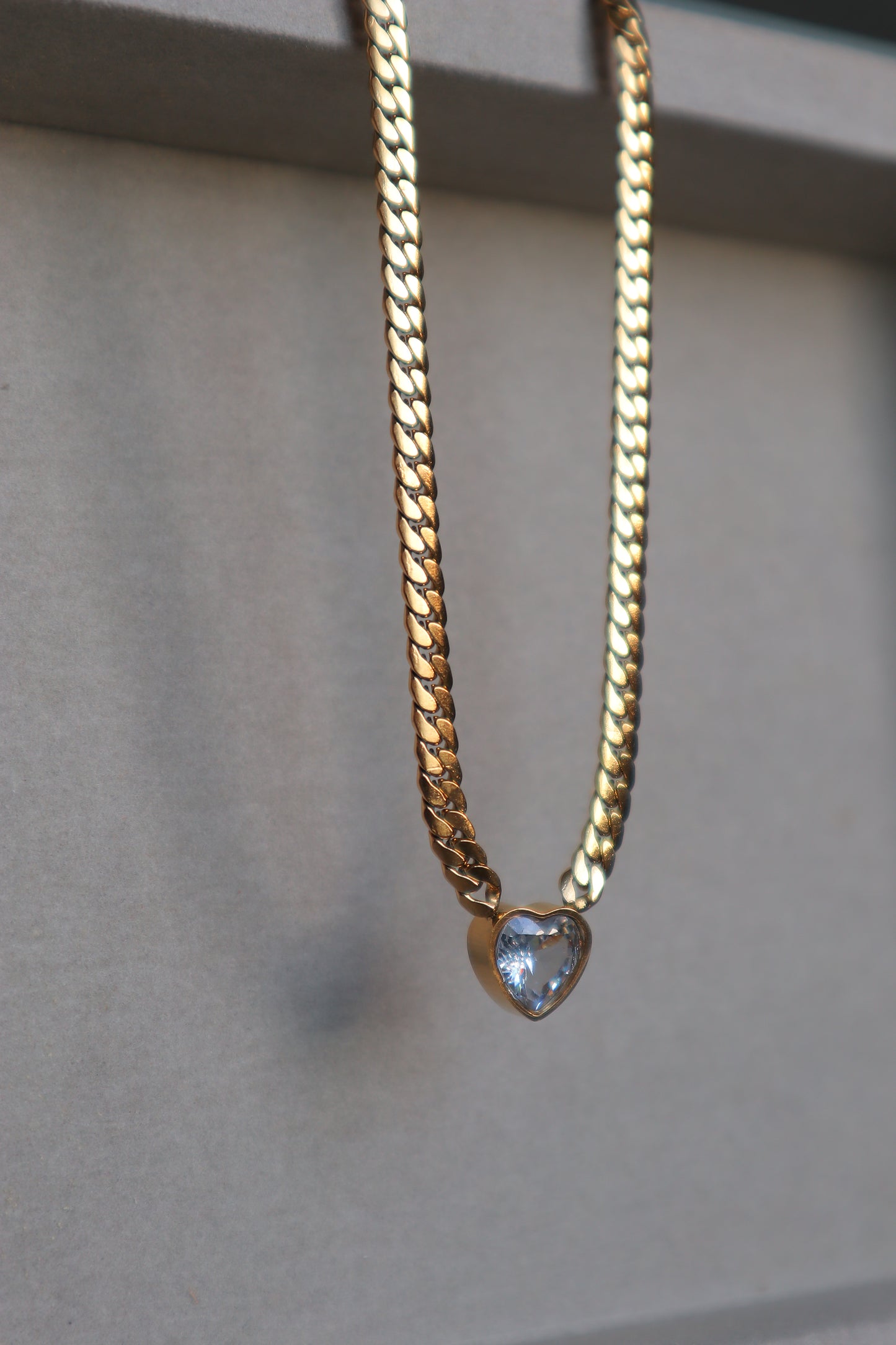 DIAMOND HEART NECKLACE