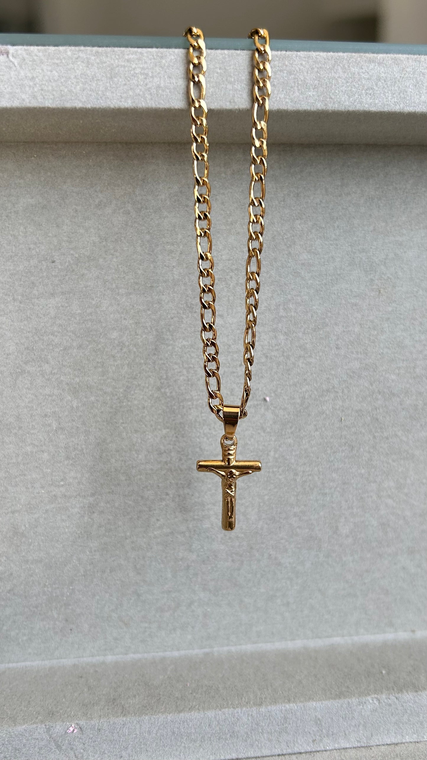 MINI CROSS NECKLACE