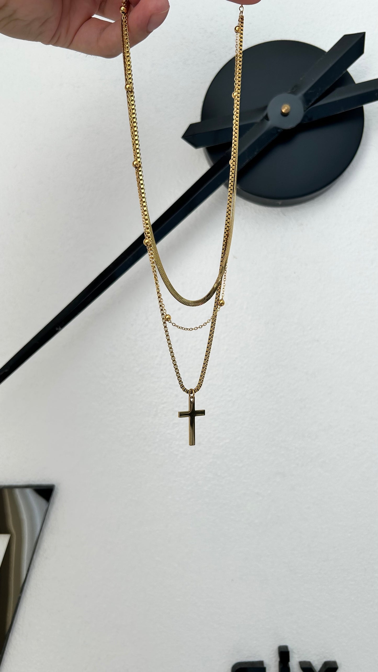 CROSS LAYER NECKLACE