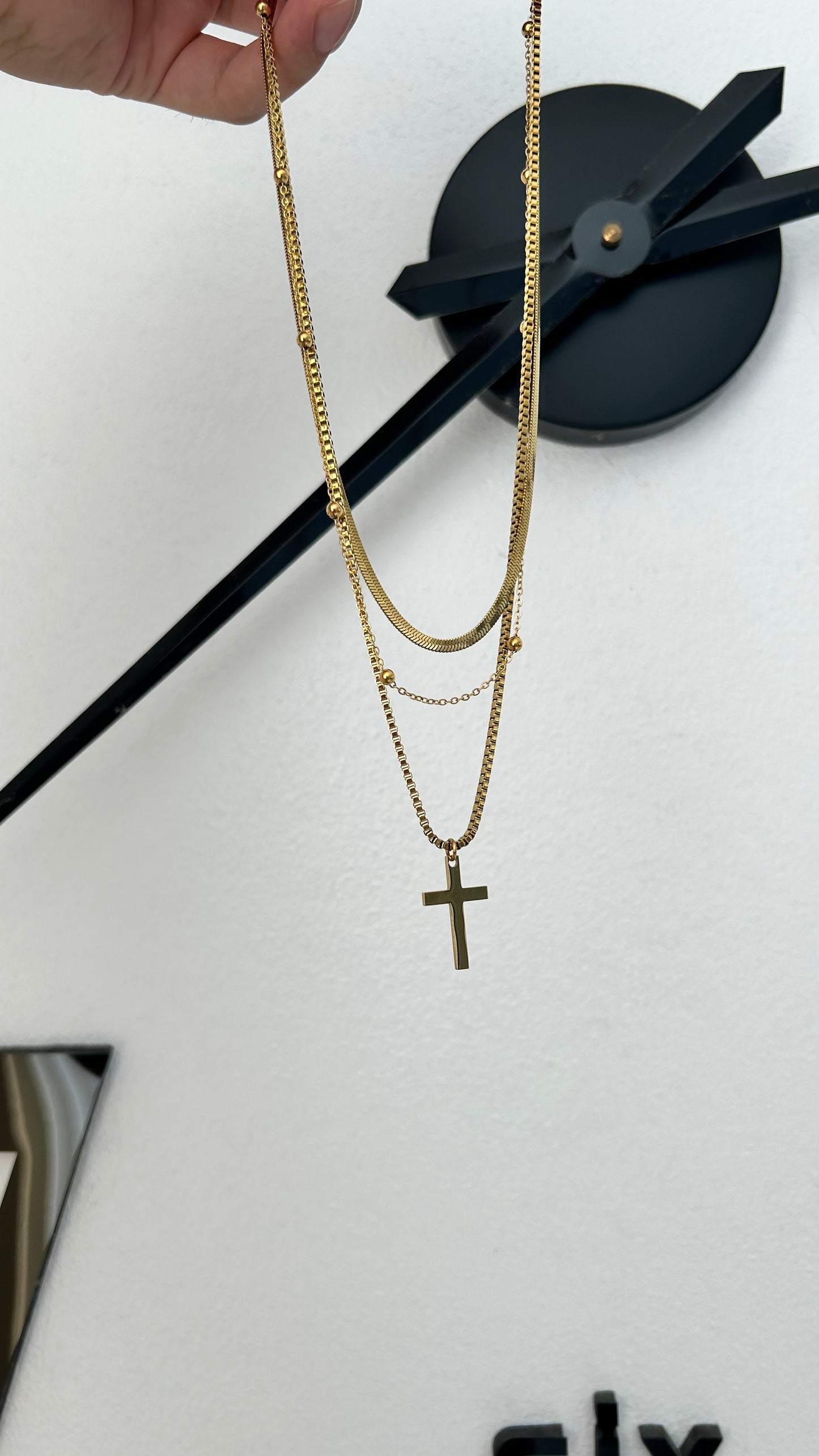 CROSS LAYER NECKLACE