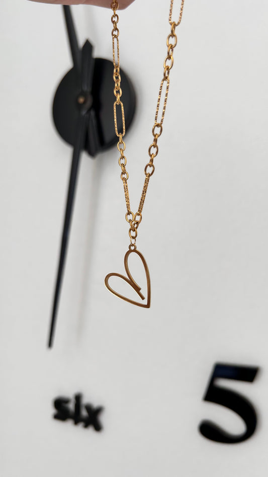 AMOR MIO NECKLACE